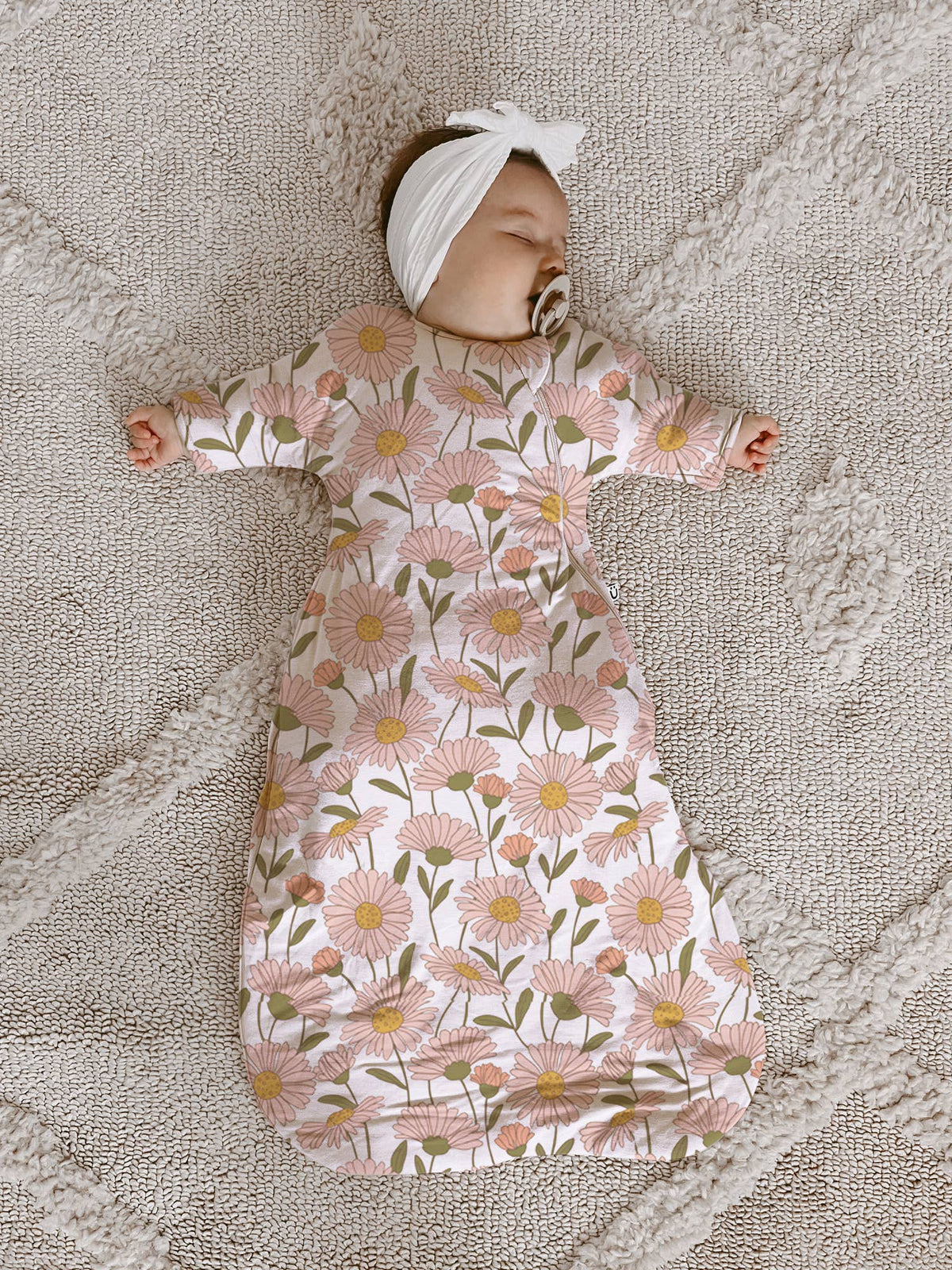 Gunamuna Long Sleeve Transitional Swaddle Bag