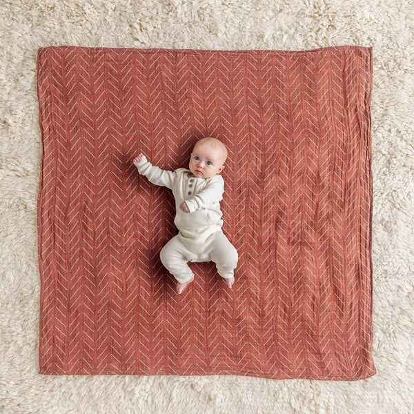 Itzy Ritzy Breastfeeding Boss™-Mudcloth