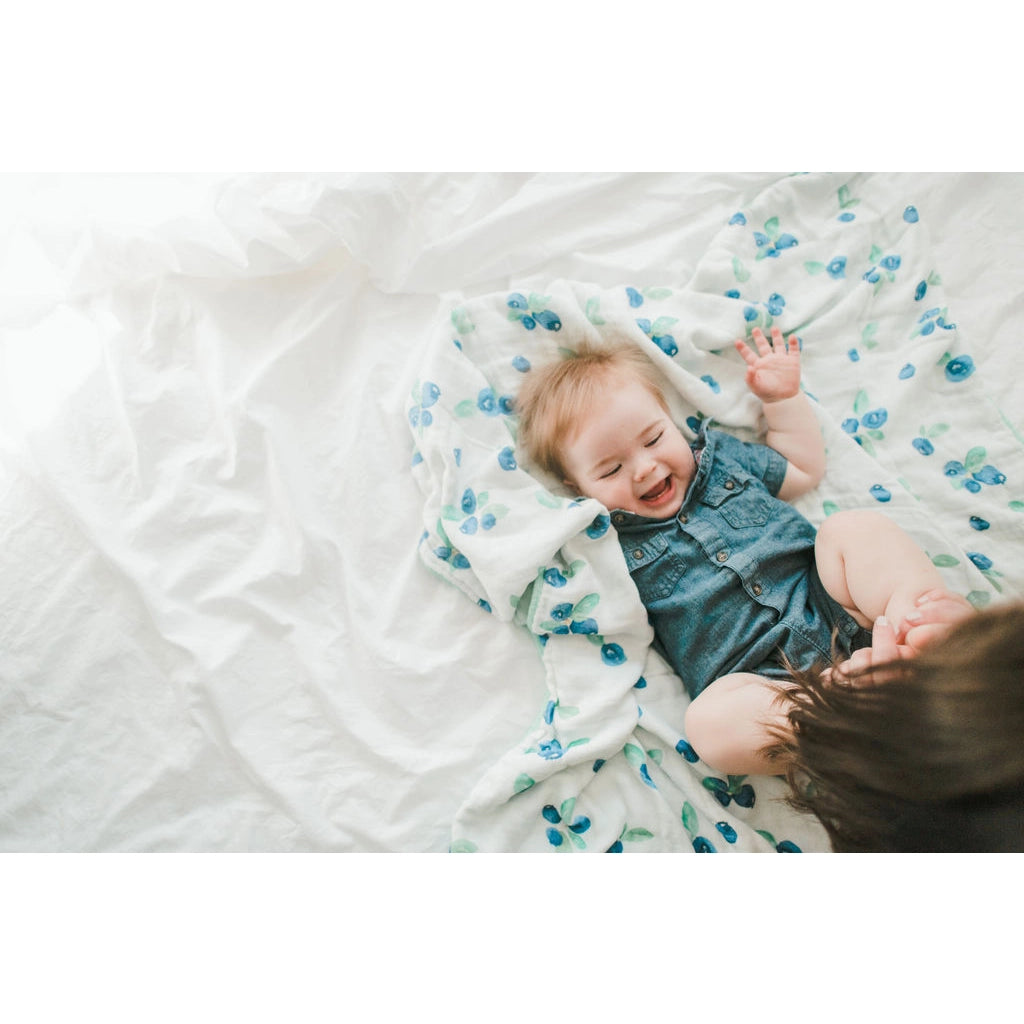 Emmy + Olly Maine Blueberries Muslin Quilt
