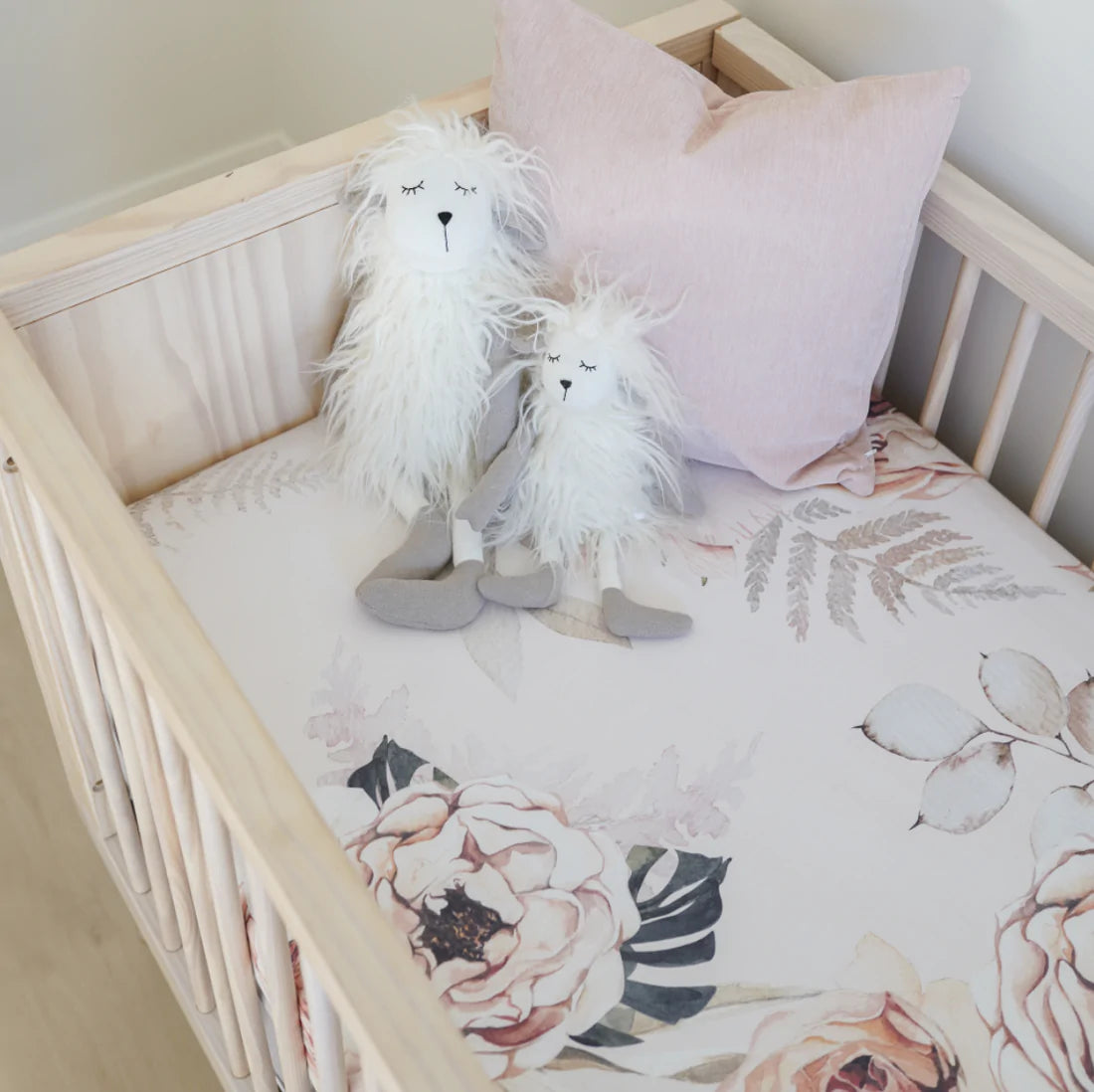 OILO VINTAGE BLOOM CRIB SHEET