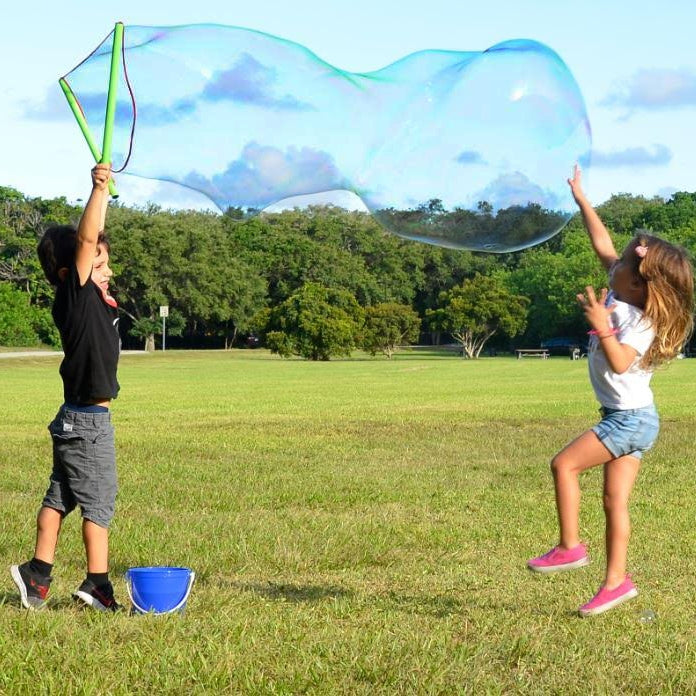 WOWmazing Giant Bubble Kit: Big Bubble Wands and Concentrate